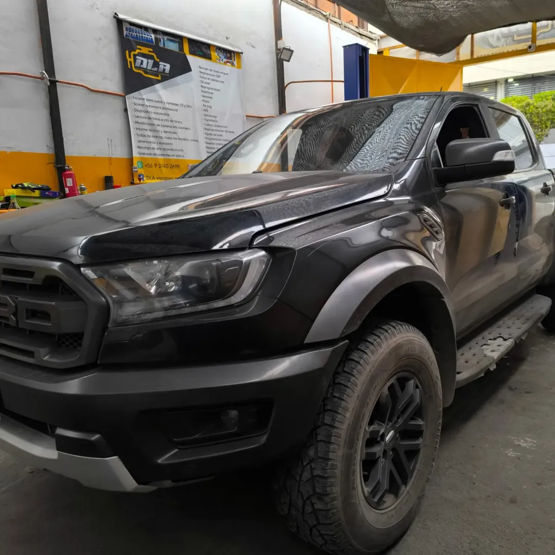 Ford Ranger Raptor 2022 en el taller